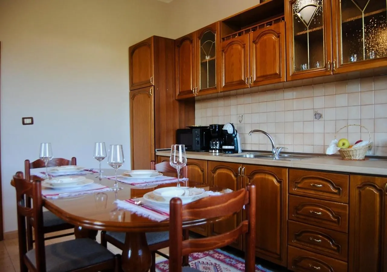 Ferienwohnung Demaj House Grilë
